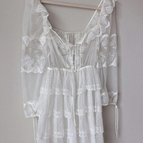 For Love and Lemons Forever Bridal Robe SOLD OUT online ! Coachella vibes 🌸 - Picture 3 of 9